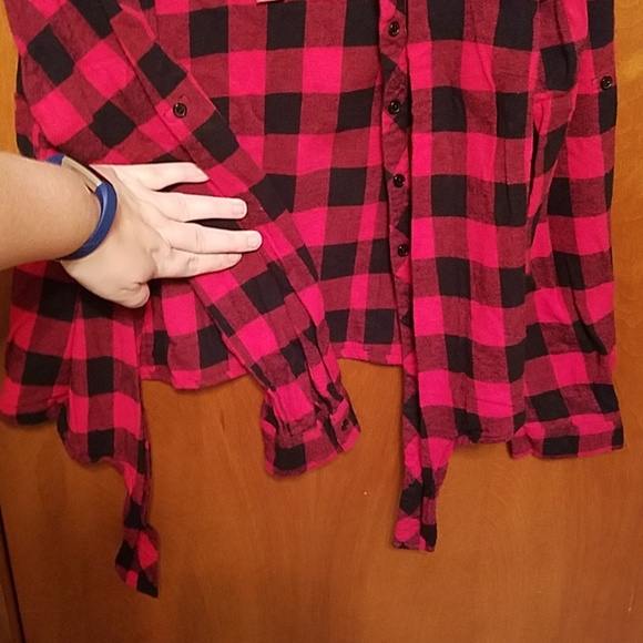 Buffalo plaid crop button down - Picture 4 of 4